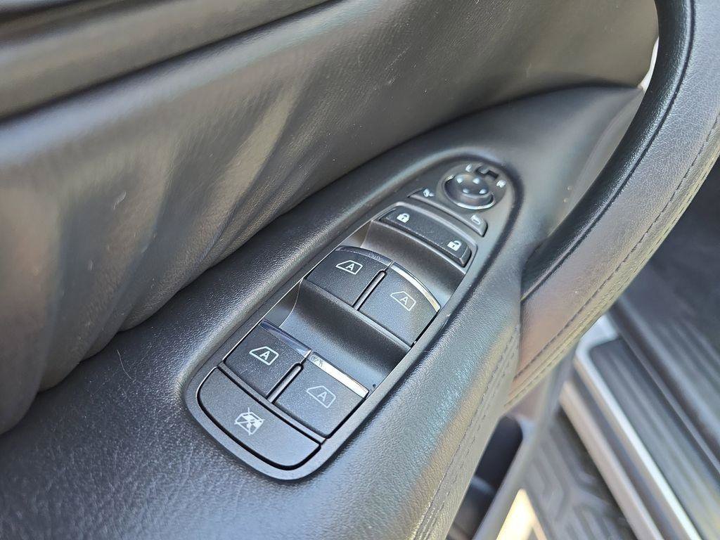 Used 2024 Nissan Armada SL w/ Captain's Chairs Package AWD/4WD image 9