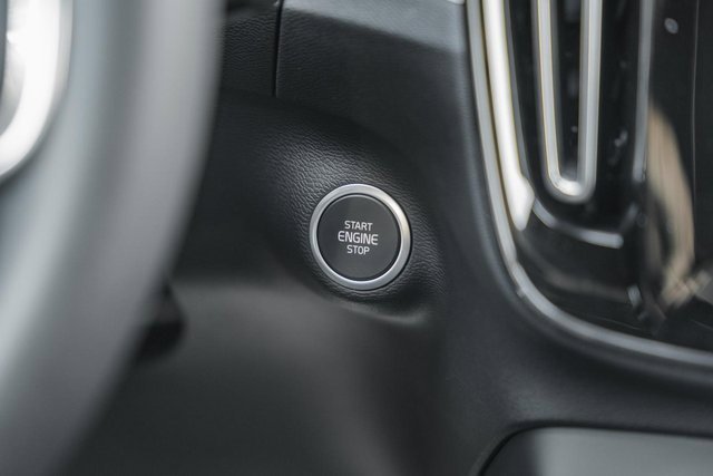 New 2026 Volvo XC40 B5 Ultra w/ Protection Package Premier image 24