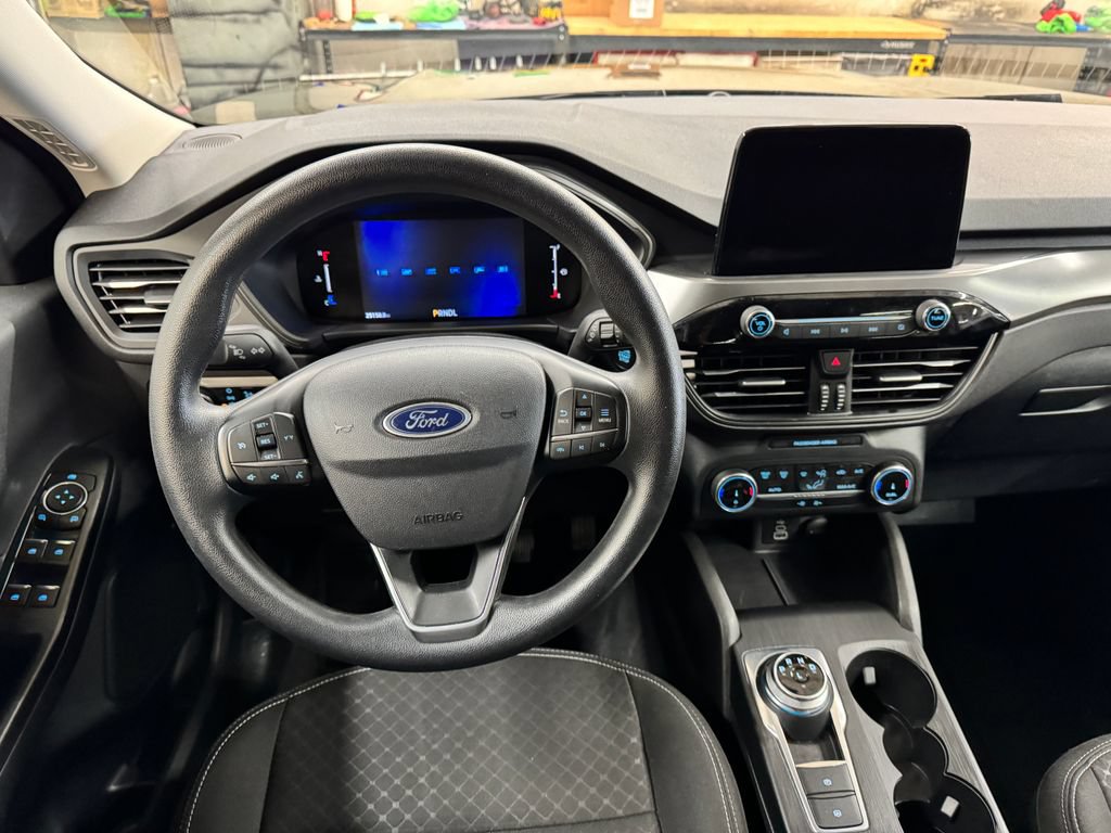 Used 2025 Ford Escape Active AWD/4WD image 19
