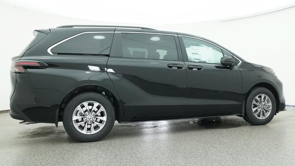 New 2026 Toyota Sienna LE FWD image 15