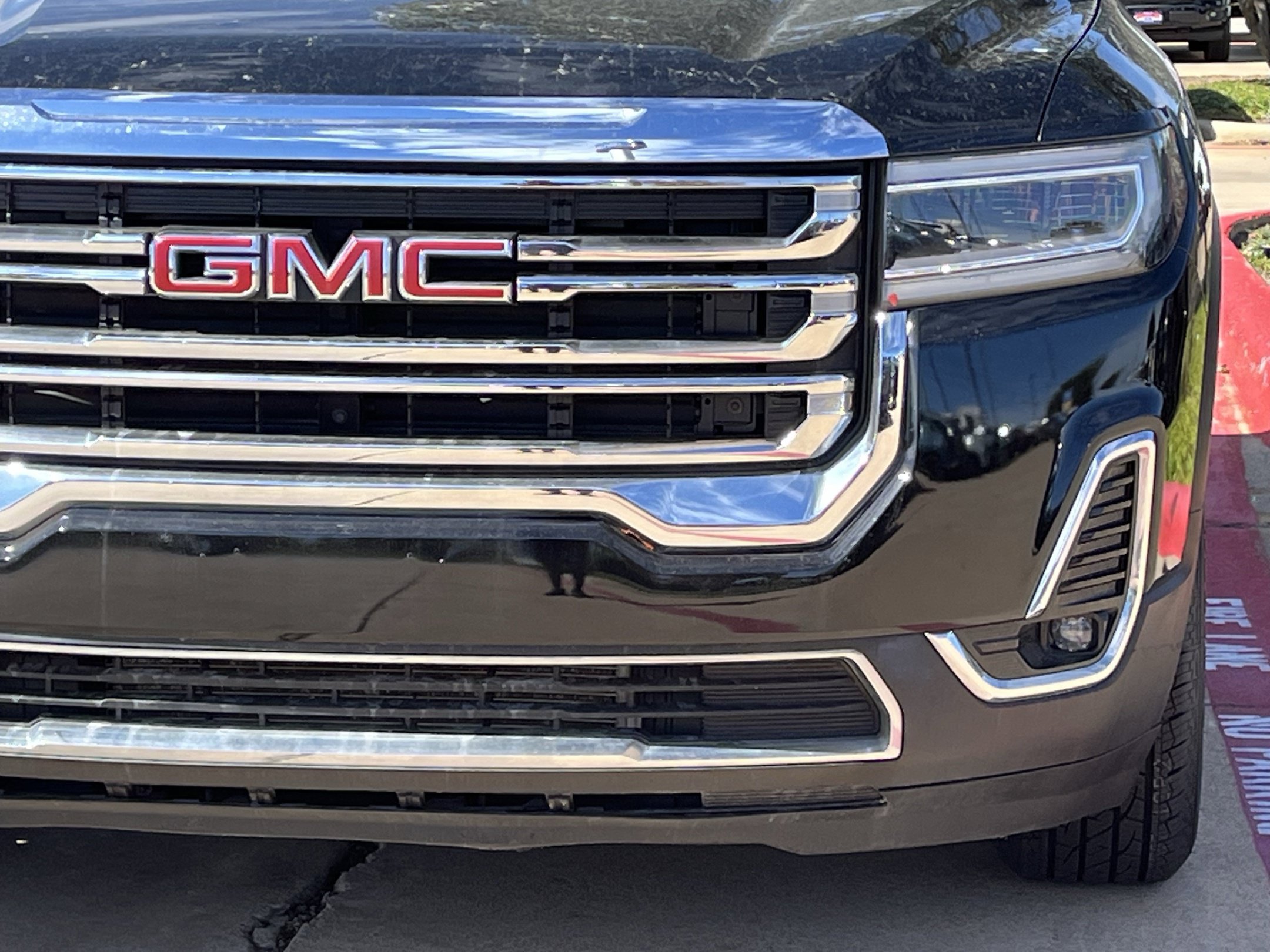Used 2023 GMC Acadia SLT FWD image 10