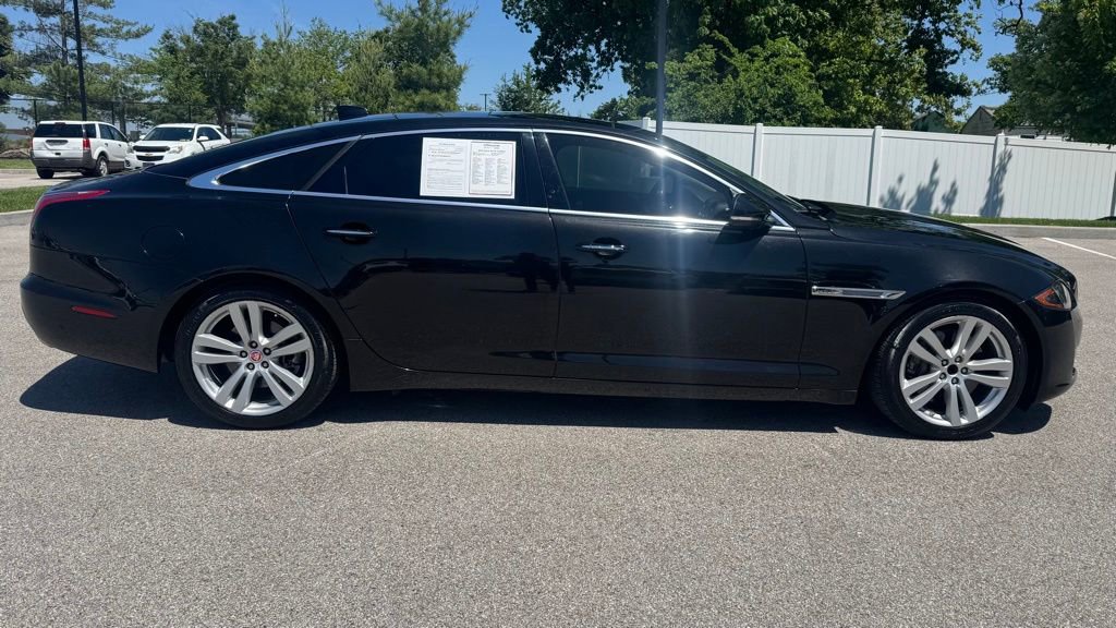 Used 2018 Jaguar XJ L Portfolio RWD image 3