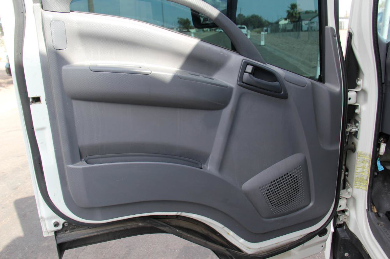 Used 2018 Isuzu NPR RWD image 11