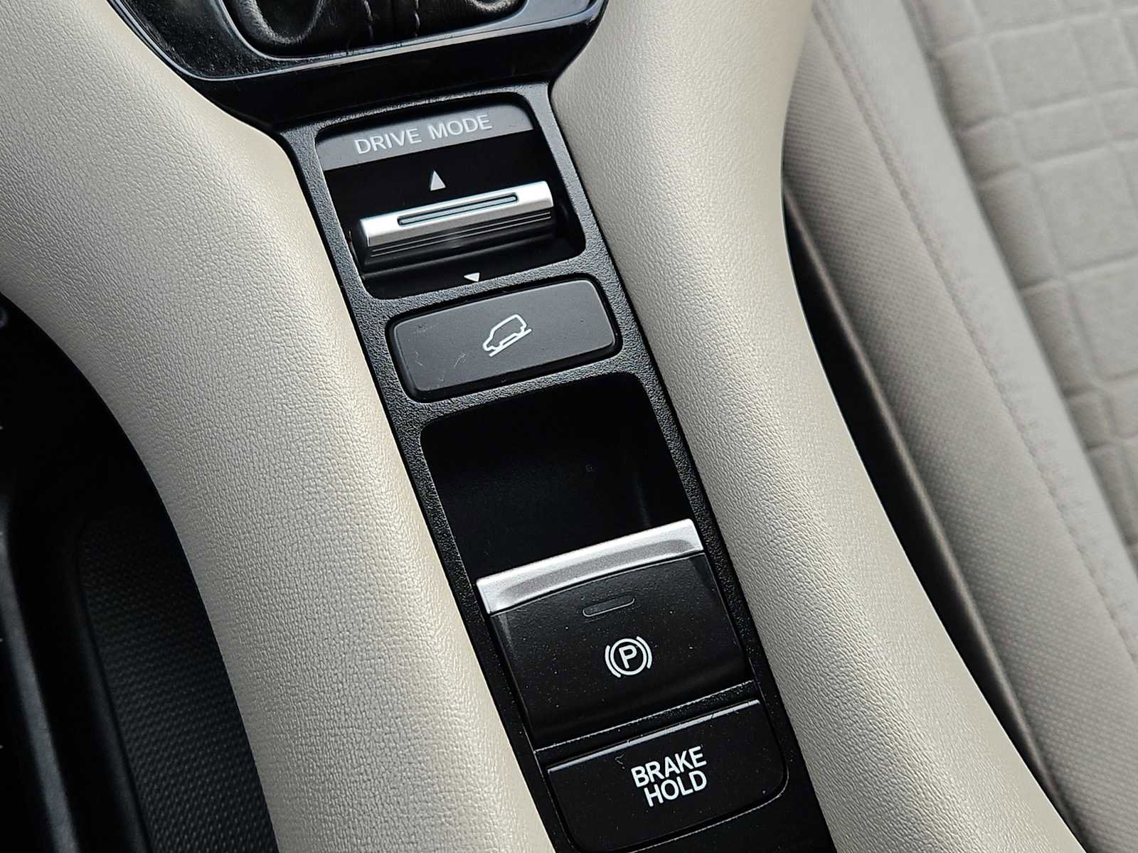 Certified 2024 Honda HR-V LX image 16