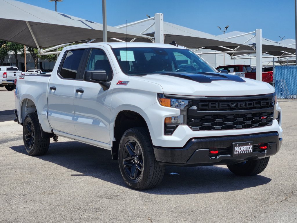 Used 2025 Chevrolet Silverado 1500 Custom Trail Boss AWD/4WD image 3