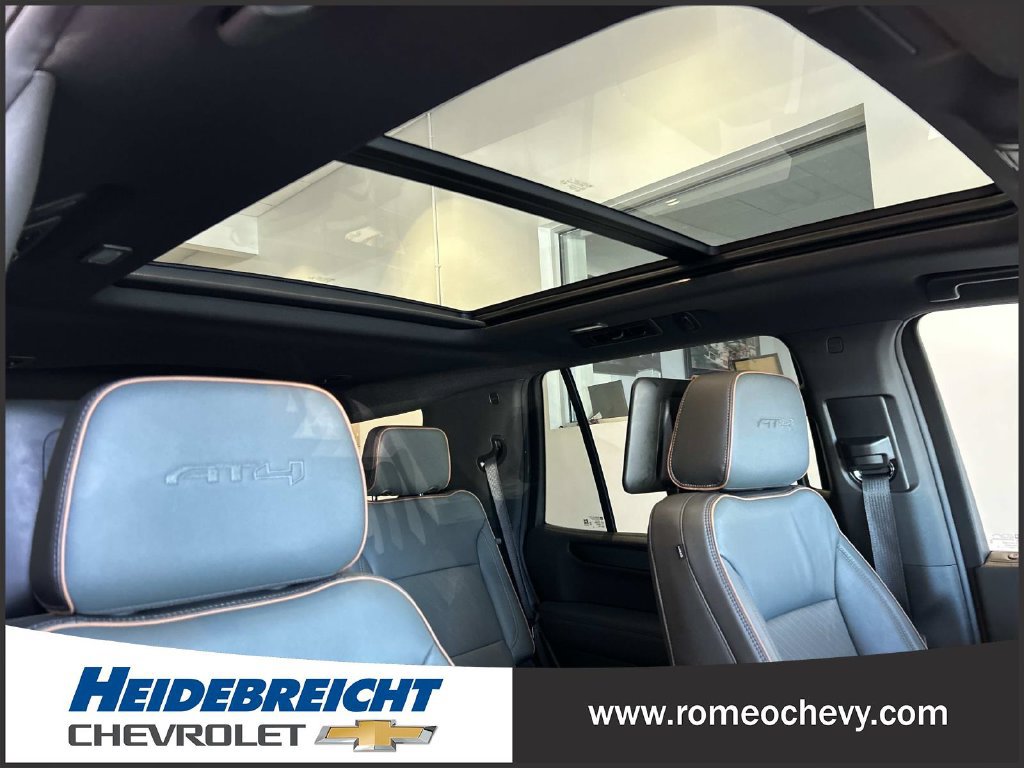 Used 2025 GMC Yukon AT4 w/ AT4 Premium Plus Package AWD/4WD image 40