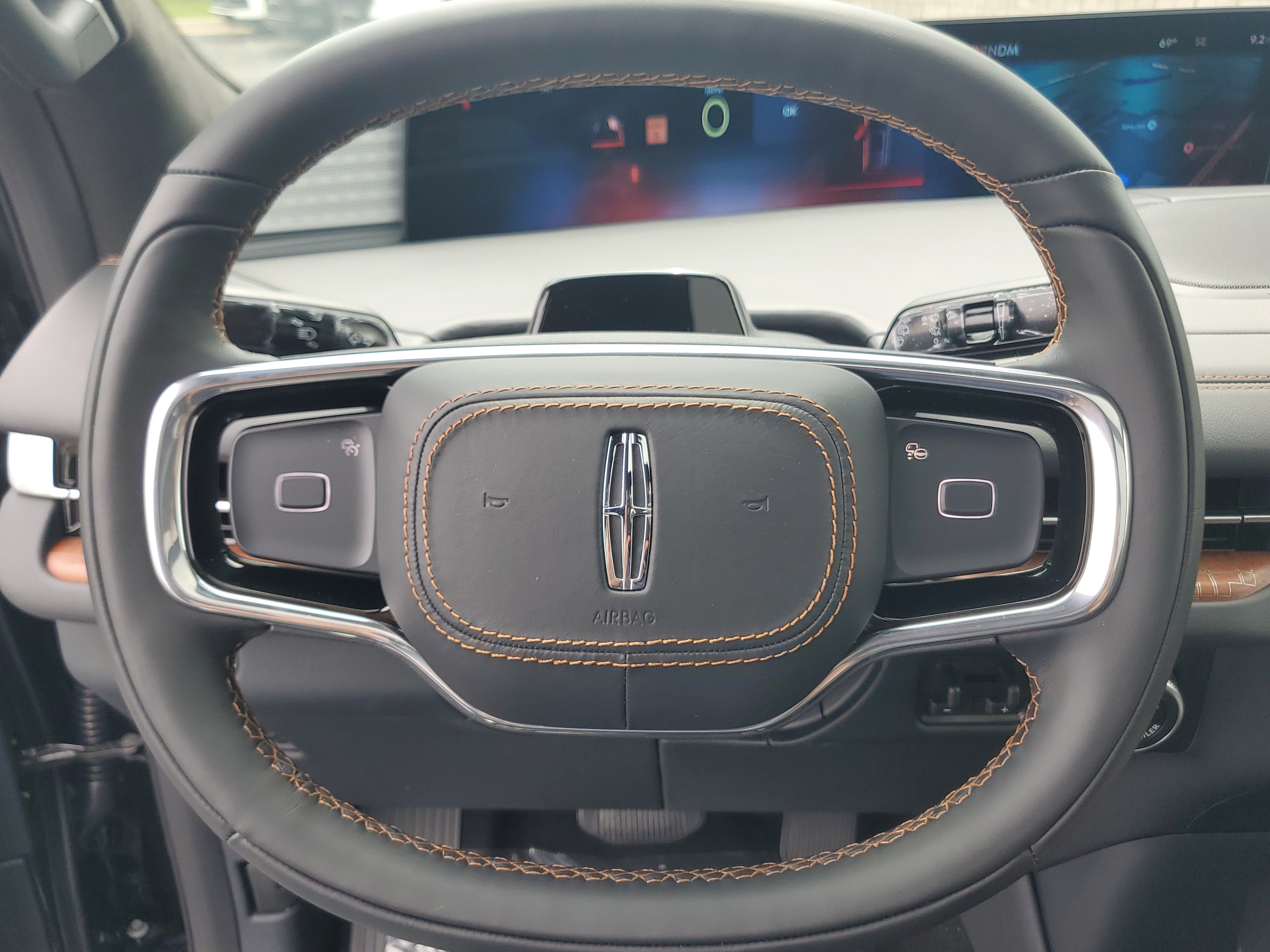 New 2026 Lincoln Navigator L Black Label AWD/4WD image 16