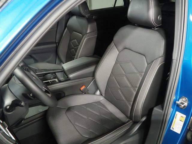 Used 2024 Volkswagen Atlas SE w/ Technology Package image 13