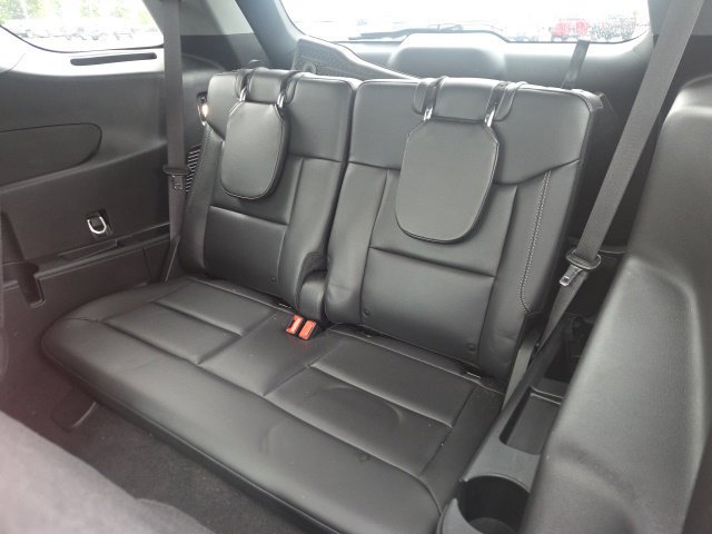 Used 2023 Ford Explorer XLT w/ Equipment Group 202A AWD/4WD image 16