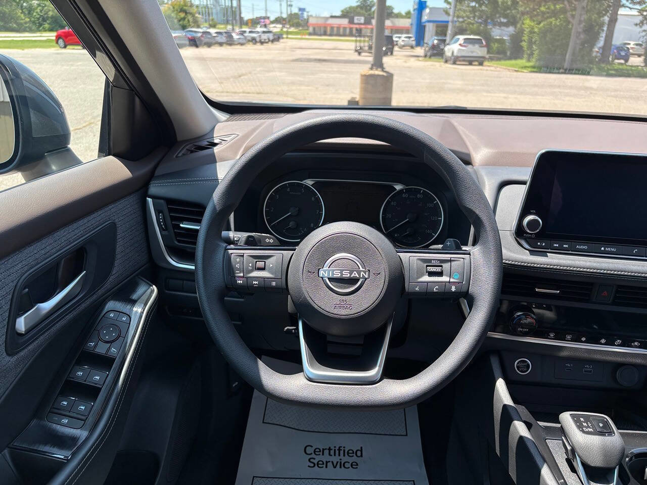 Used 2023 Nissan Rogue SV image 18