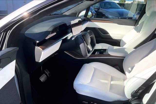 Used 2022 Tesla Model X image 13