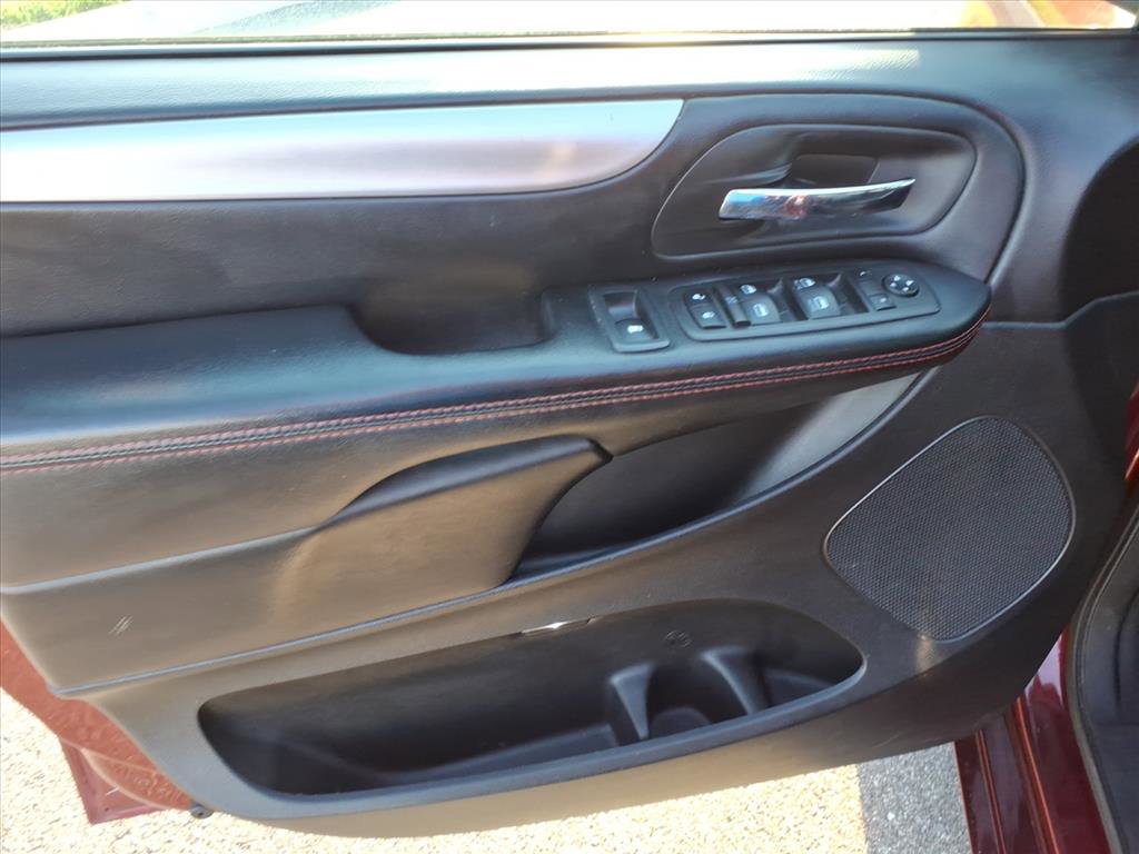 Used 2019 Dodge Grand Caravan GT image 23