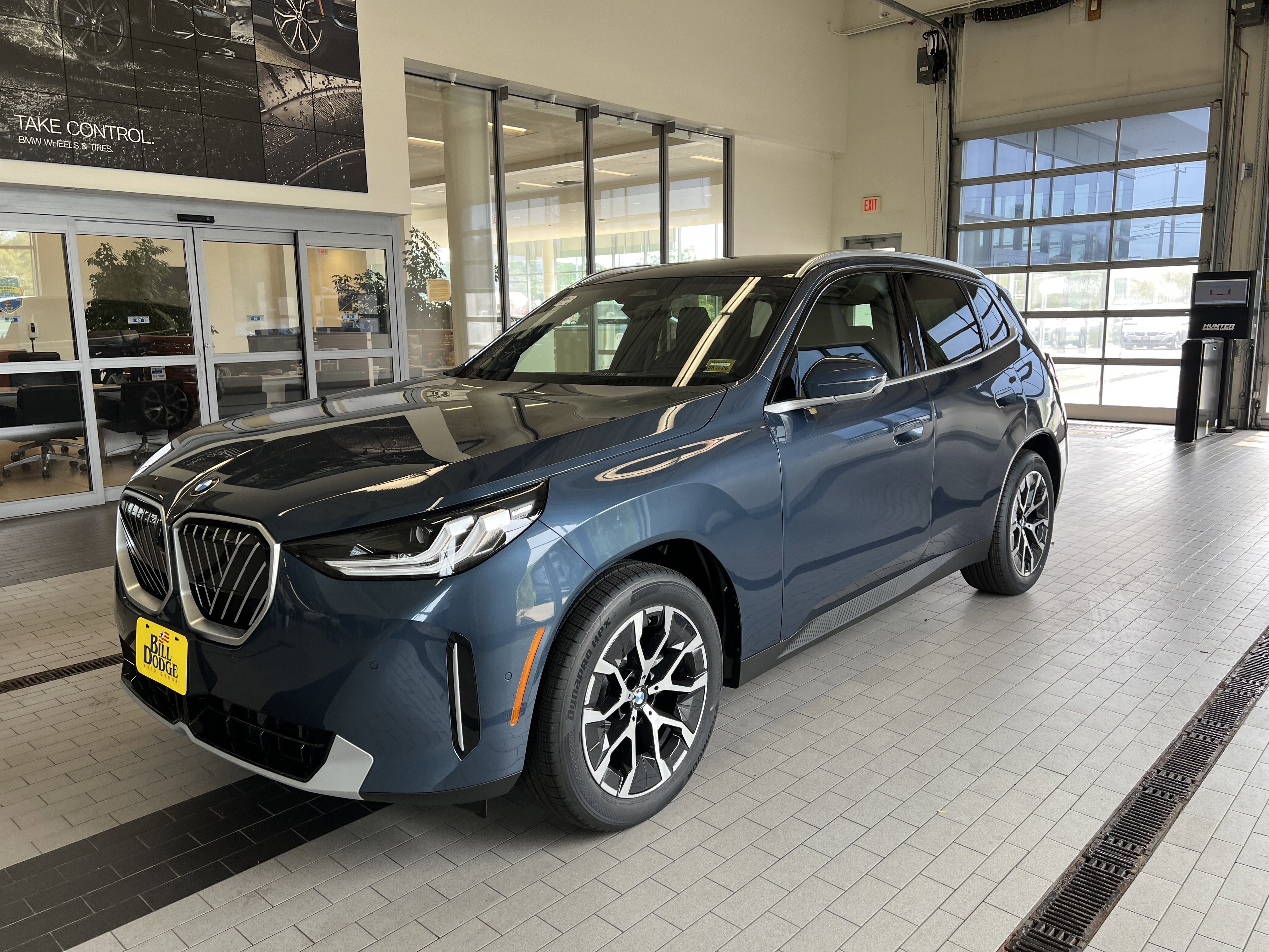 Used 2026 BMW X3 xDrive30 w/ Premium Package image 1