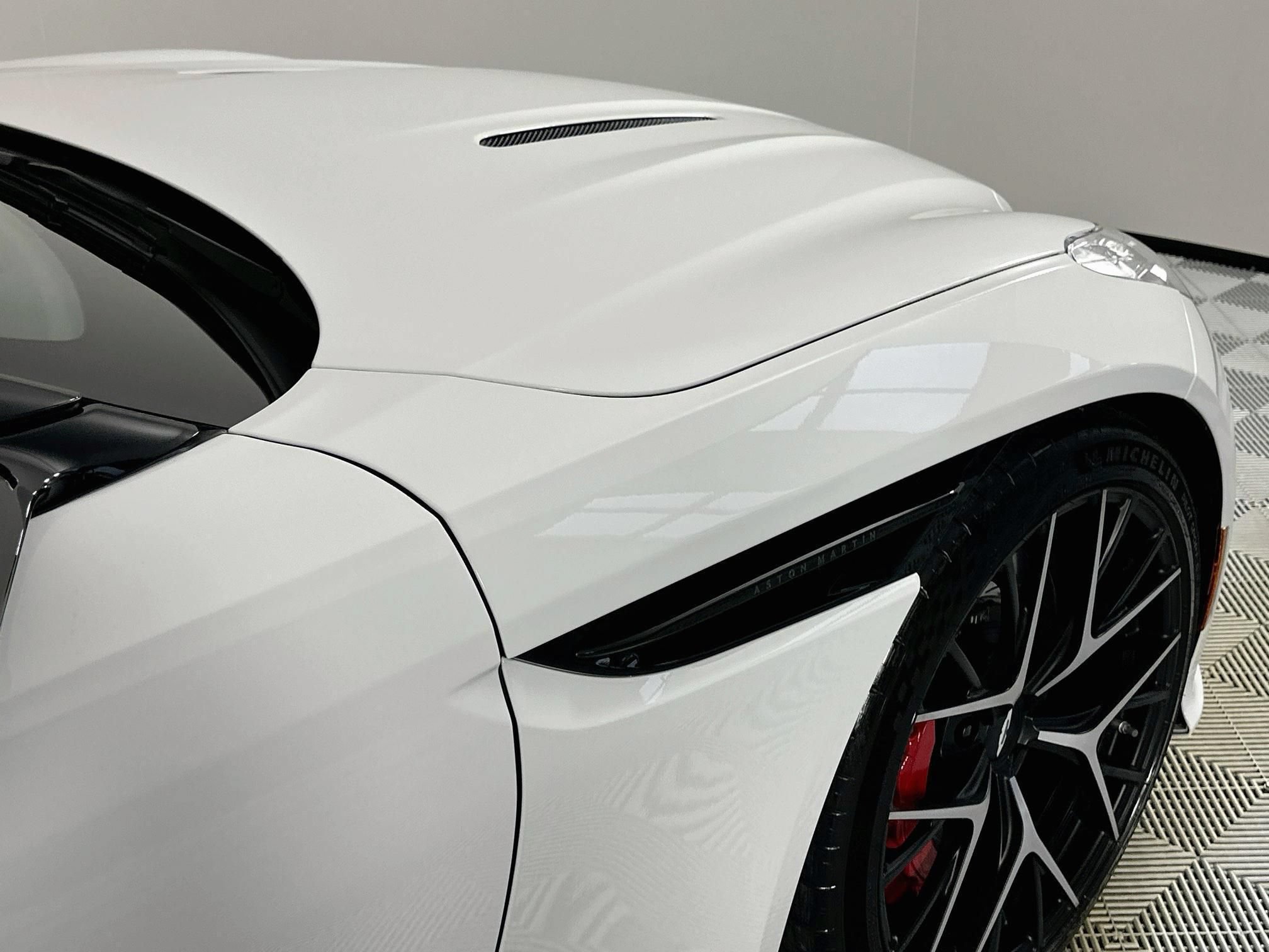 Used 2024 Aston Martin DB12 Coupe RWD image 9