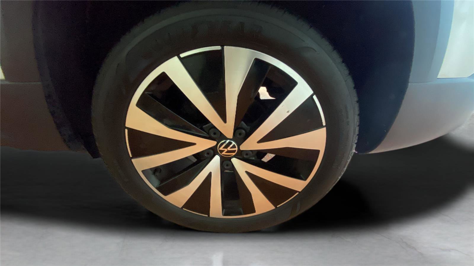 Used 2024 Volkswagen Taos SE image 22