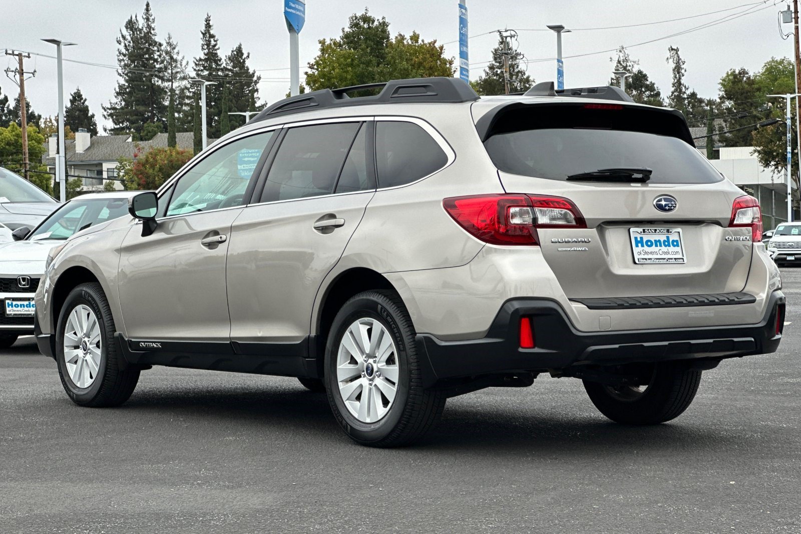 Used 2019 Subaru Outback 2.5i Premium w/ Popular Package #2 AWD/4WD image 3