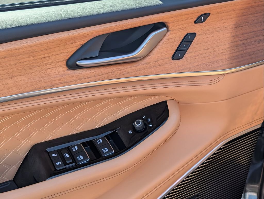 Used 2022 Jeep Grand Cherokee Summit image 17