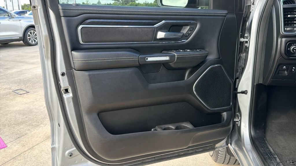 Used 2024 RAM 1500 Laramie AWD/4WD image 11