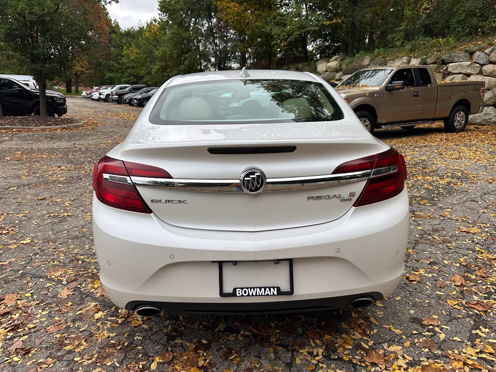 Used 2016 Buick Regal Premium w/ Experience Buick Package AWD/4WD image 4