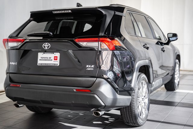 Used 2020 Toyota RAV4 XLE Premium image 4