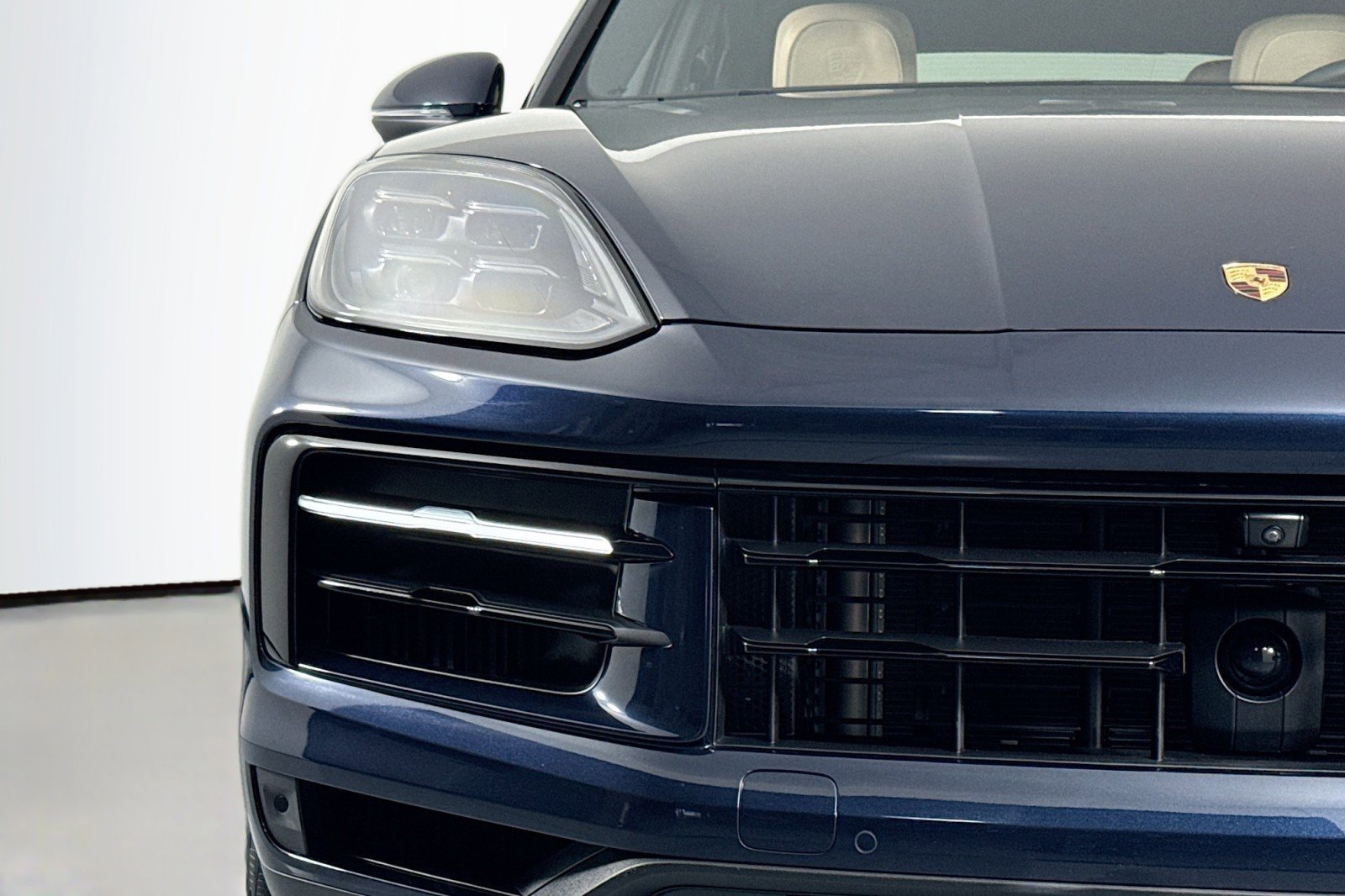 Used 2025 Porsche Cayenne Coupe image 14