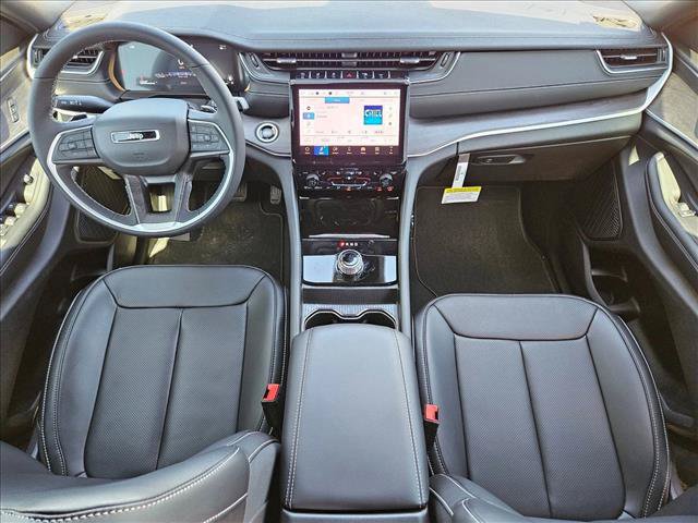 New 2025 Jeep Grand Cherokee Limited w/ Luxury Tech Group II RWD image 15