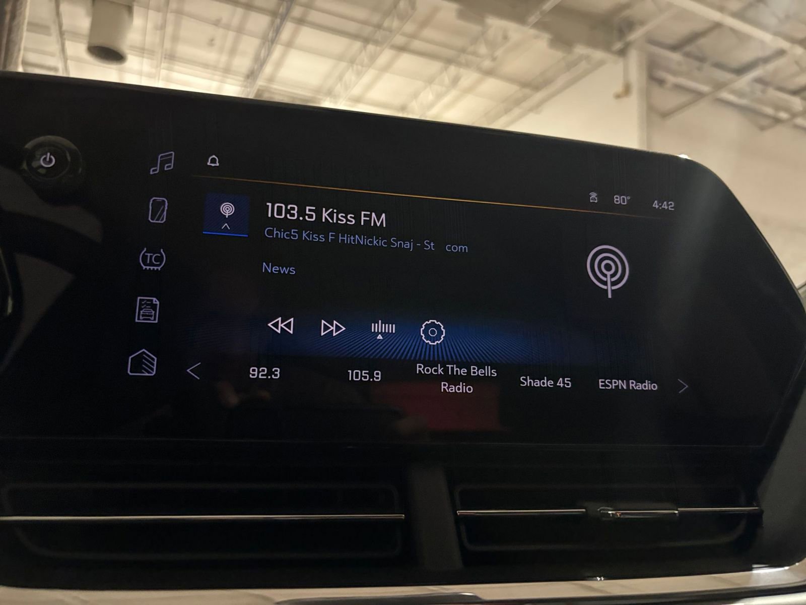 Used 2025 Chevrolet Trax LT FWD image 20