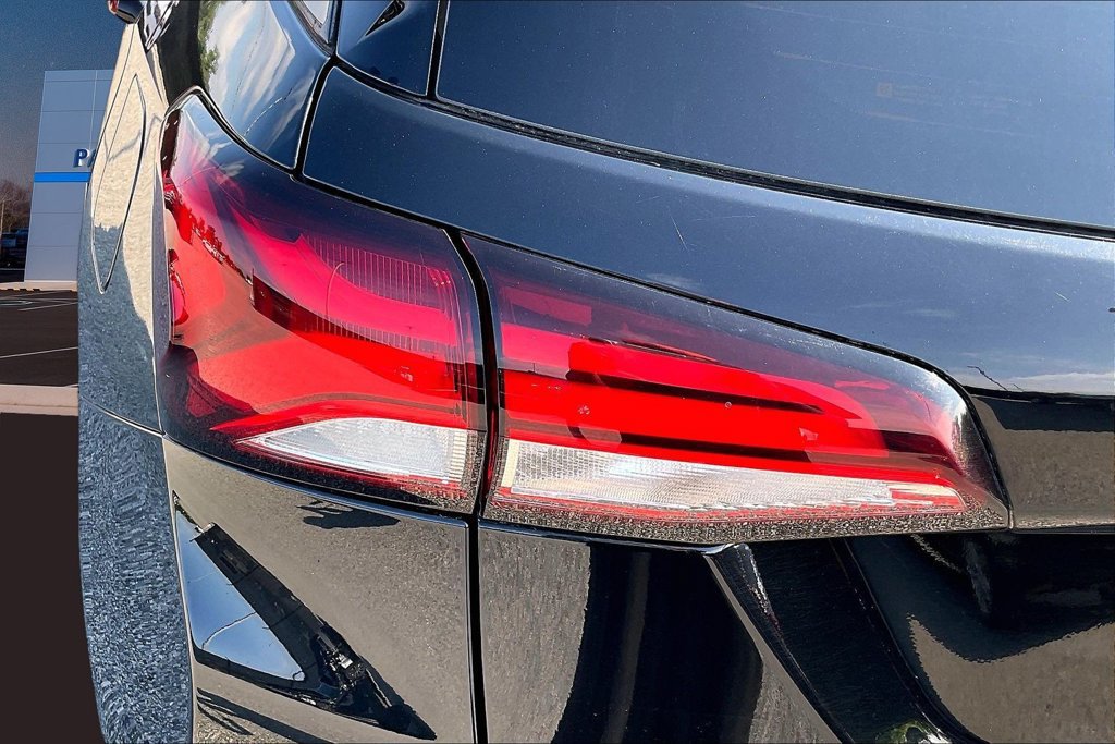Used 2023 Chevrolet Equinox RS w/ RS Leather Package FWD image 26