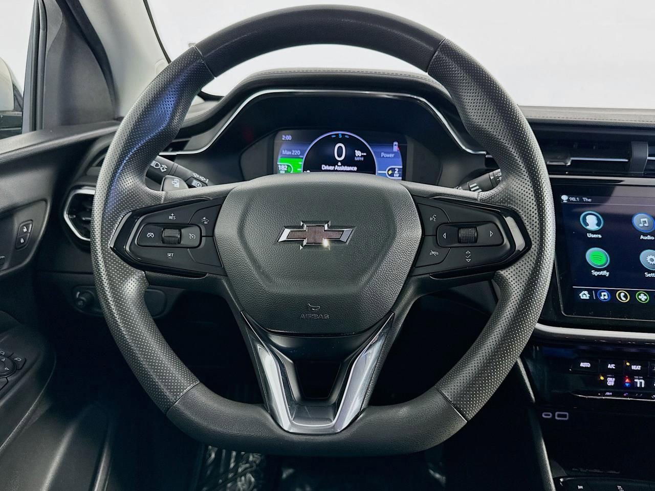 Used 2023 Chevrolet Bolt EUV LT FWD image 14