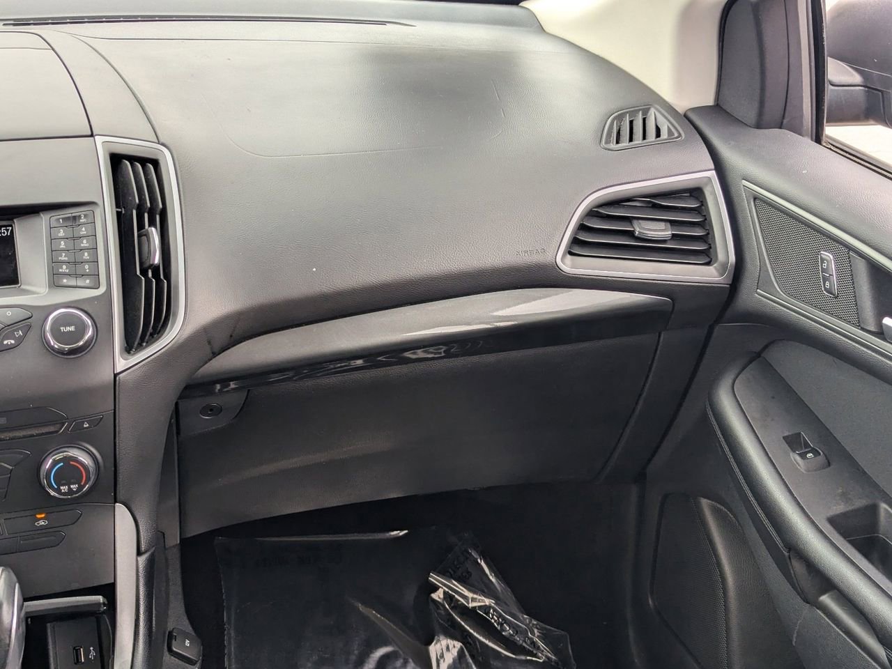 Used 2016 Ford Edge SE image 15