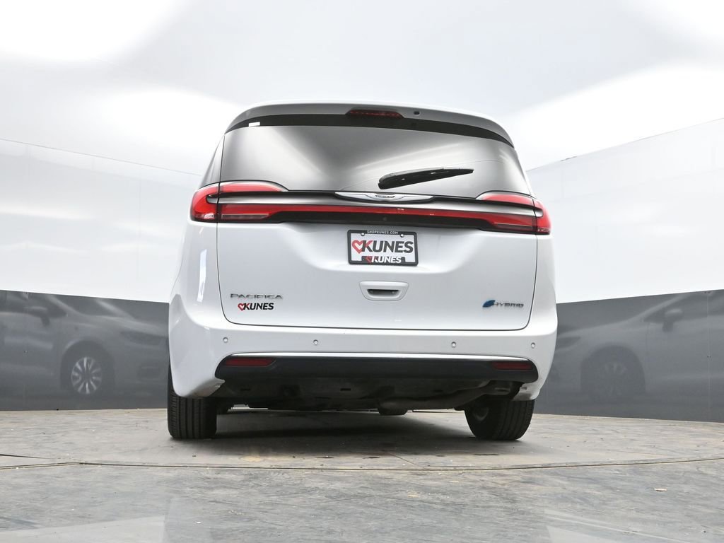 Used 2023 Chrysler Pacifica Touring-L FWD image 36