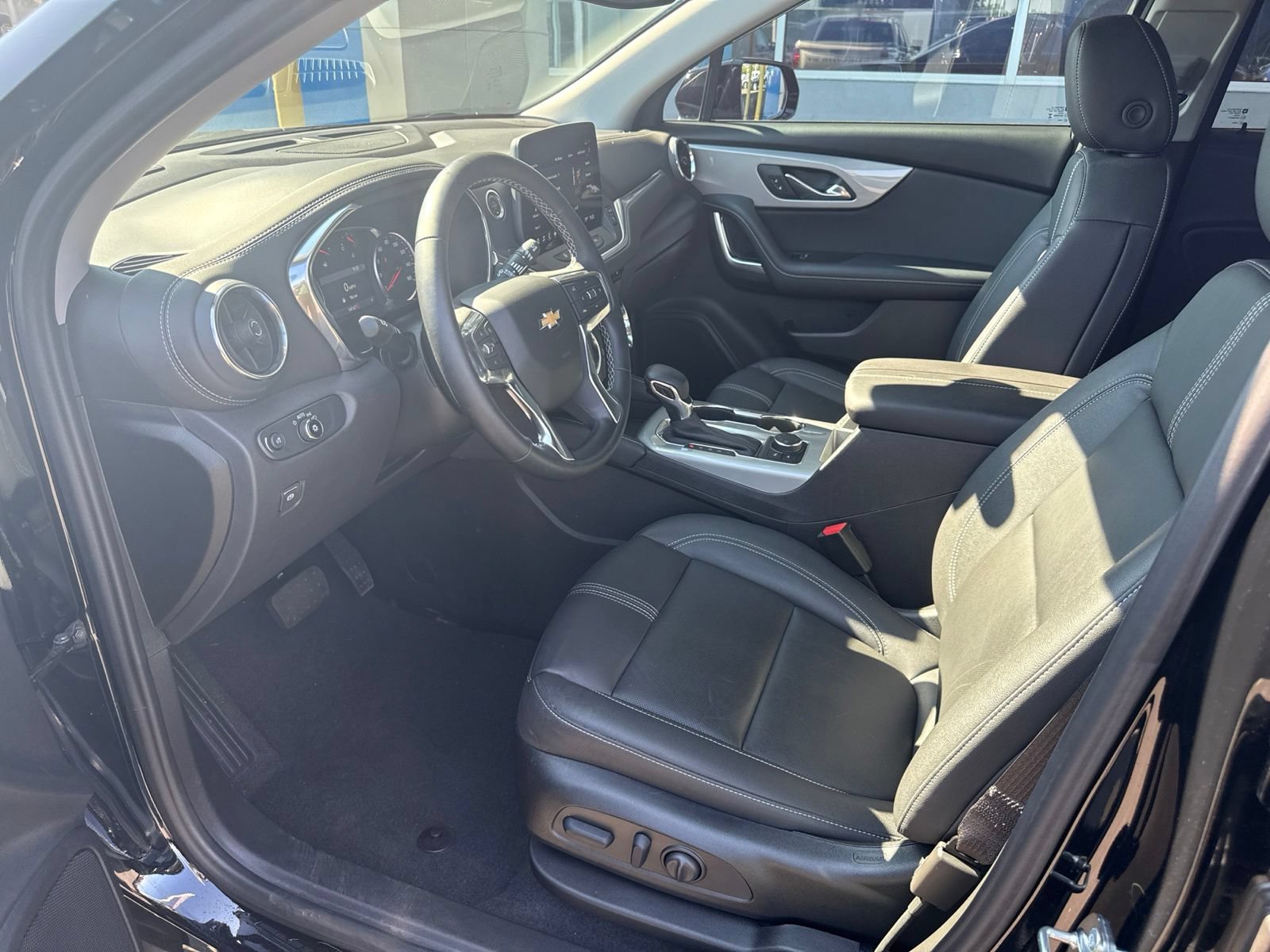 Used 2025 Chevrolet Blazer LT AWD/4WD image 19