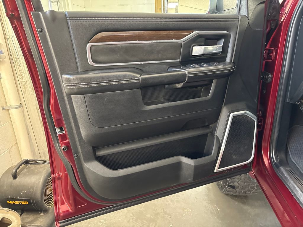Used 2022 RAM 2500 Laramie w/ Chrome Appearance Group AWD/4WD image 13