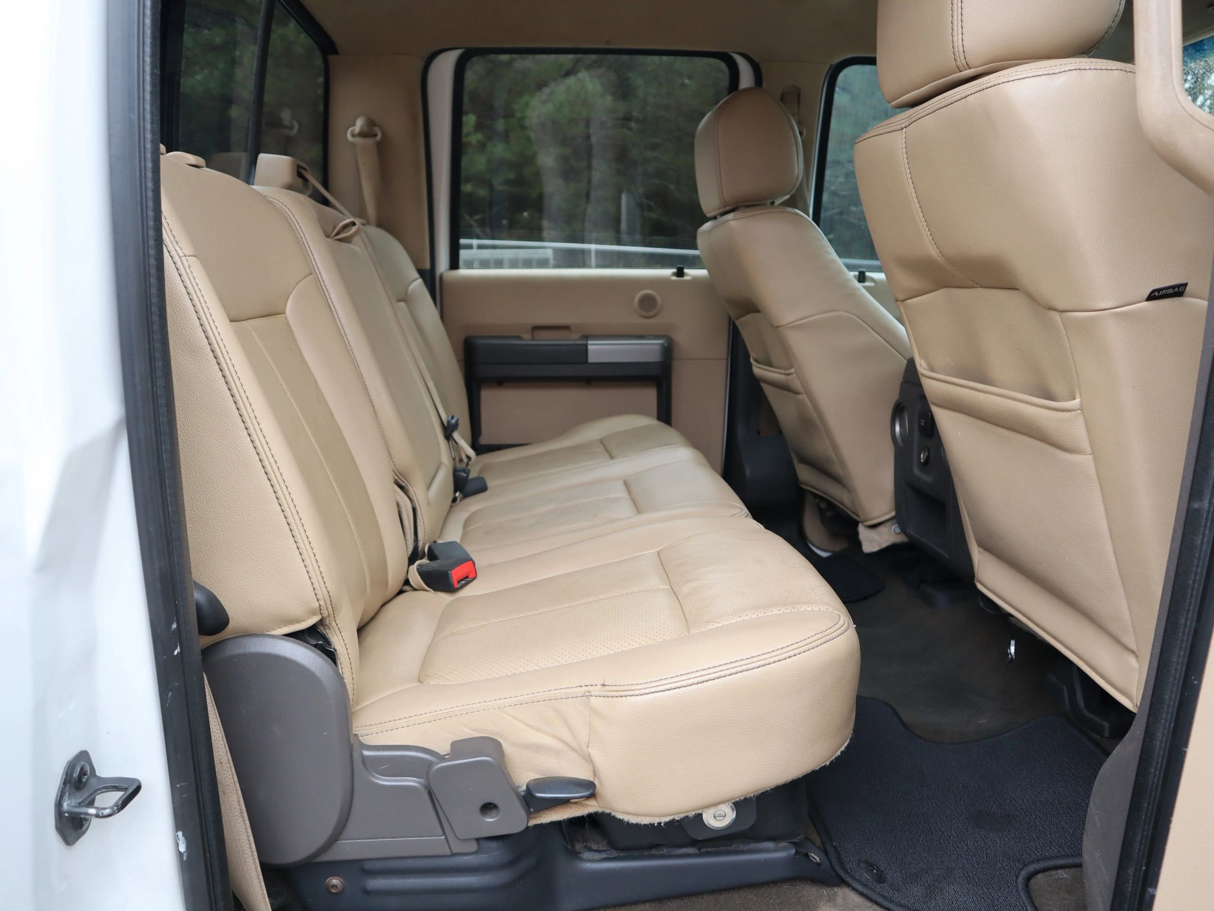 Used 2014 Ford F250 Lariat w/ Lariat Interior Package image 14