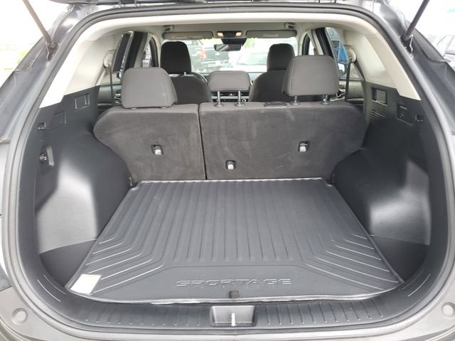 Used 2023 Kia Sportage LX image 9