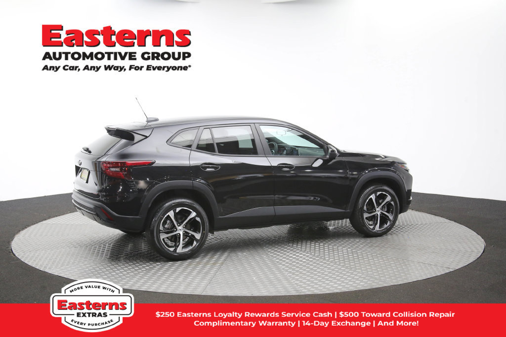 Used 2024 Chevrolet Trax RS FWD image 42