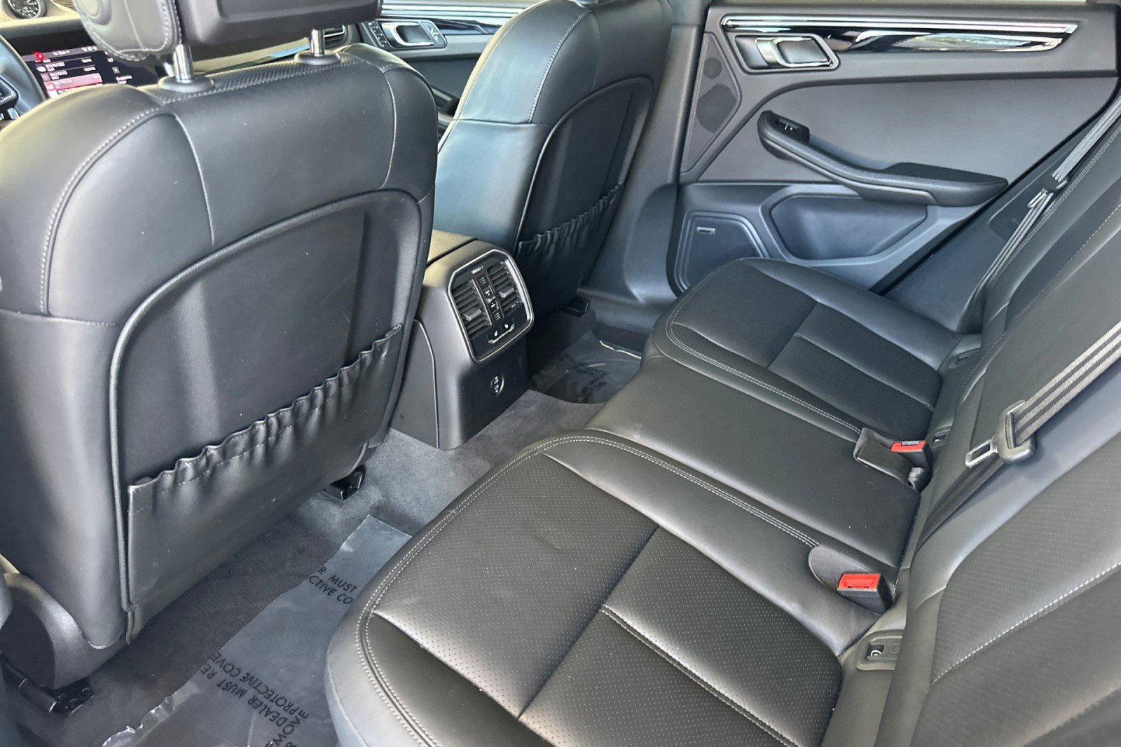 Certified 2024 Porsche Macan image 13