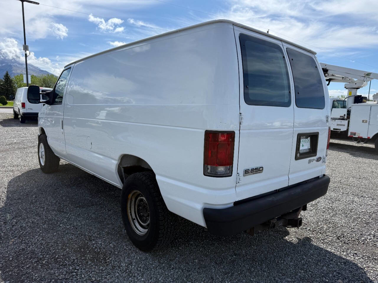 Used 2008 Ford E-250 and Econoline 250 RWD image 5
