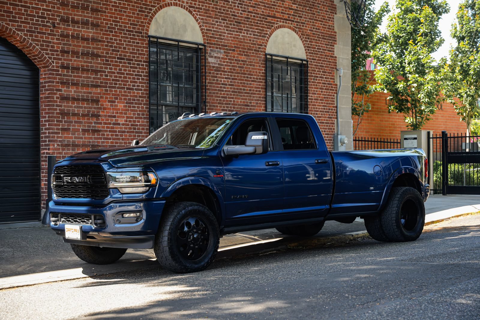 Used 2024 RAM 3500 Limited w/ Night Edition AWD/4WD image 6