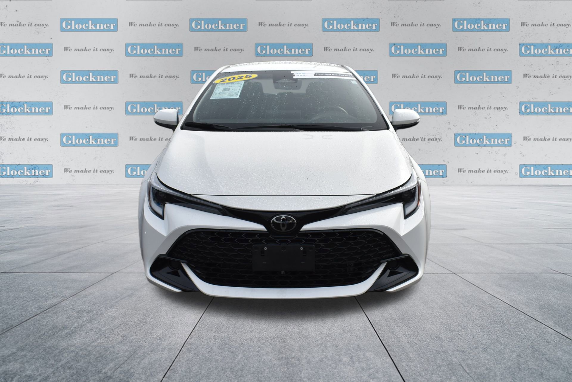 Used 2025 Toyota Corolla SE w/ SE Package image 2