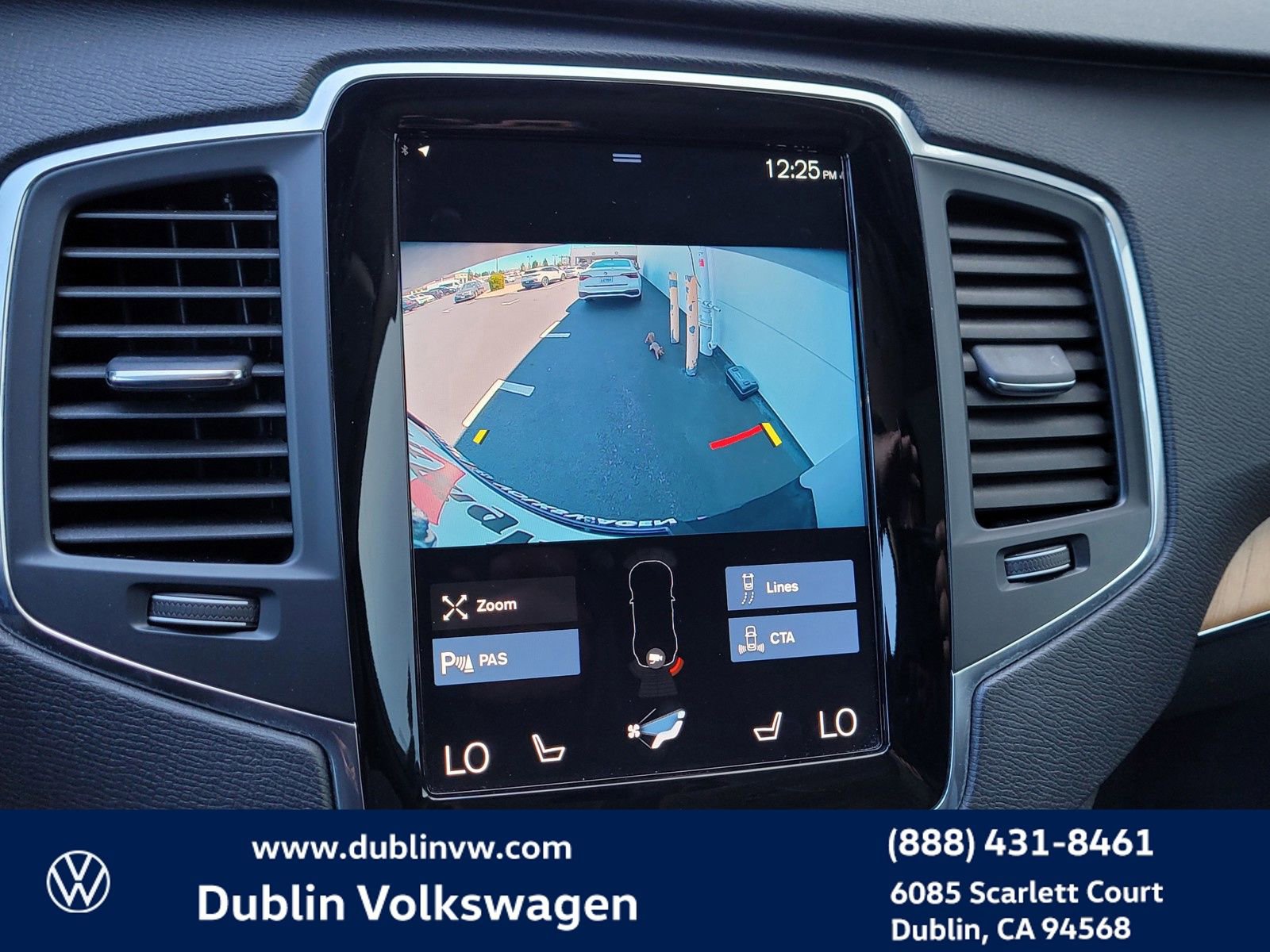 Used 2022 Volvo XC90 T8 Inscription Expression w/ Climate Package image 16