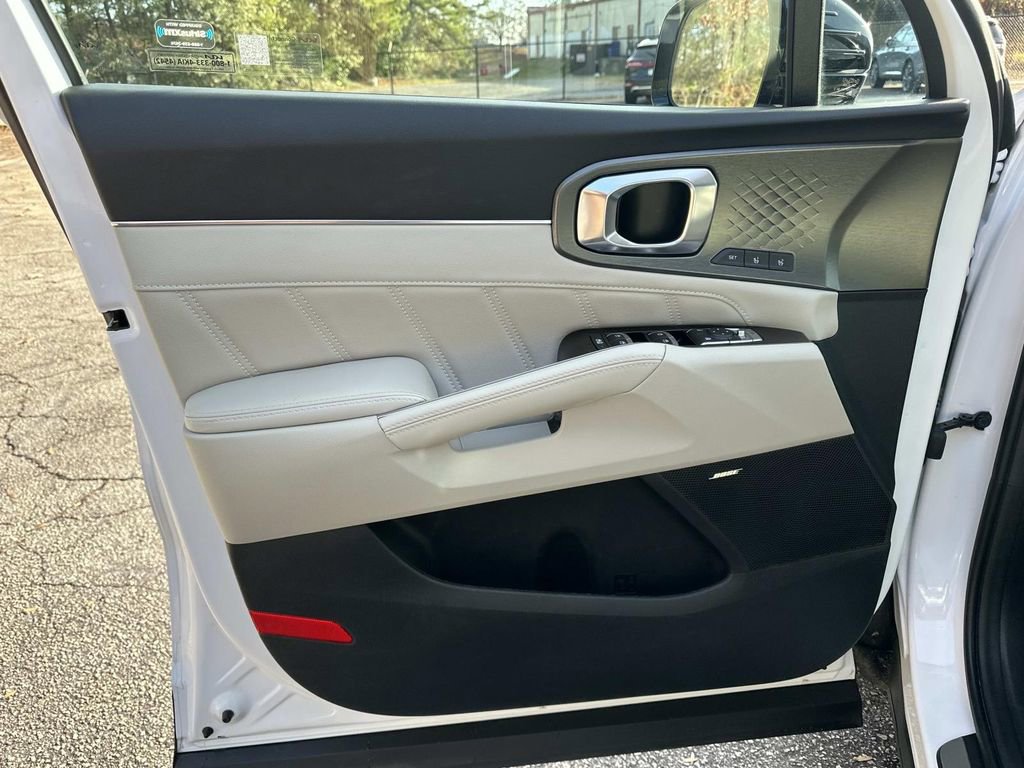 Used 2023 Kia Sorento SX image 10