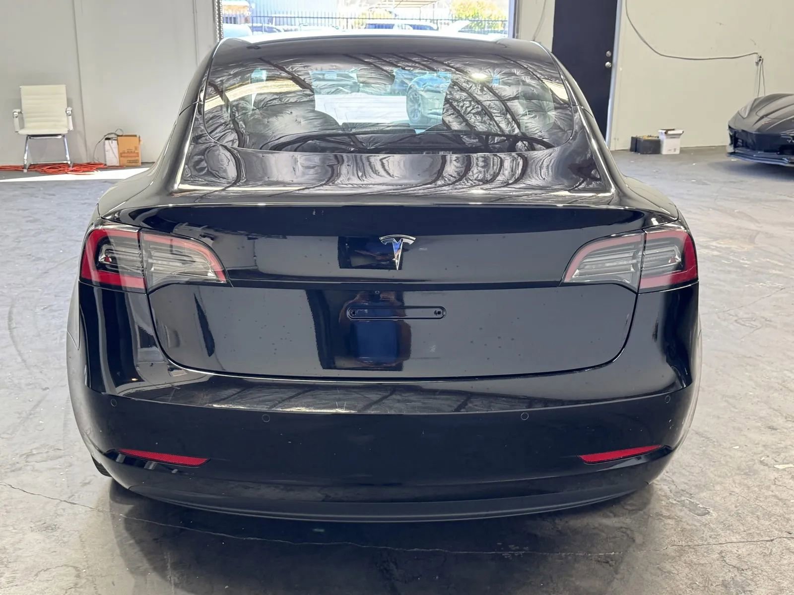 Used 2019 Tesla Model 3 Standard Range Plus image 3