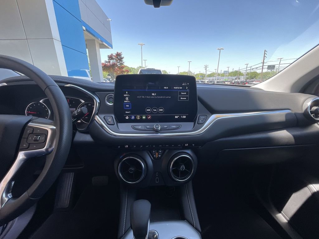 Certified 2025 Chevrolet Blazer LT w/ Midnight/Sport Edition FWD image 33