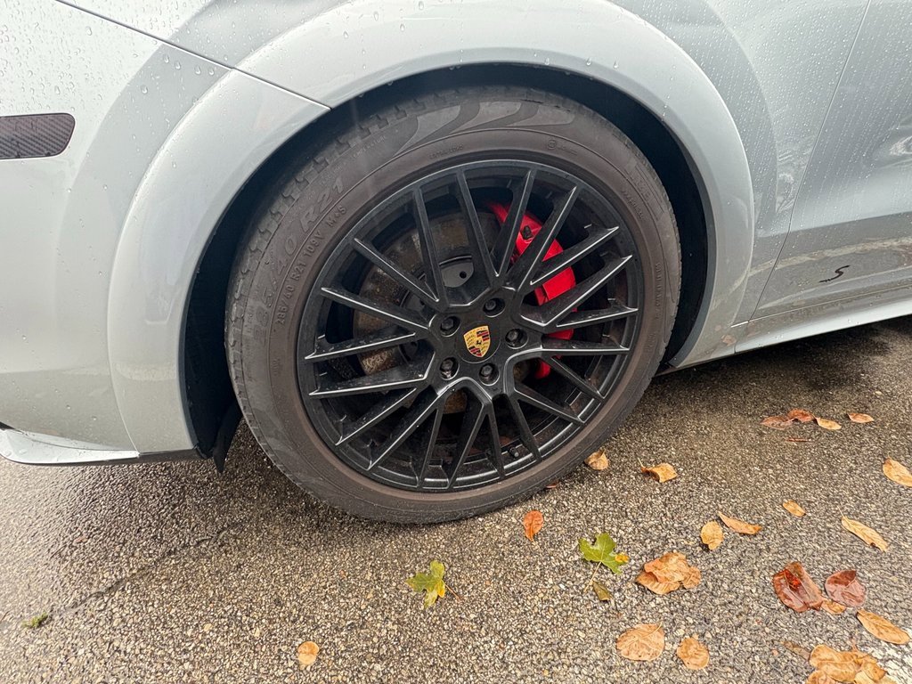 Used 2021 Porsche Cayenne GTS w/ Premium Package Plus image 7