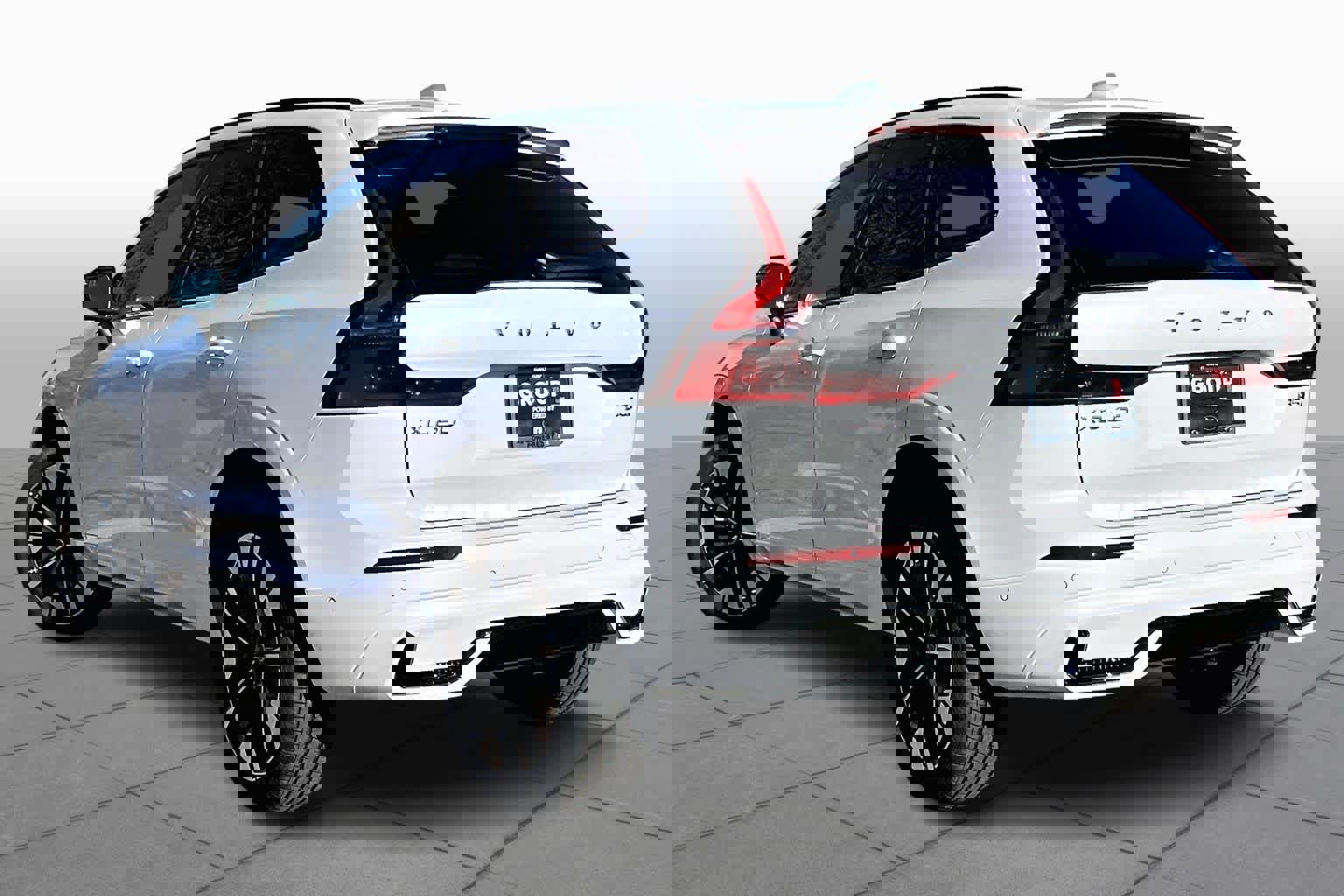 New 2026 Volvo XC60 B5 Plus w/ Protection Package Premier AWD/4WD image 3