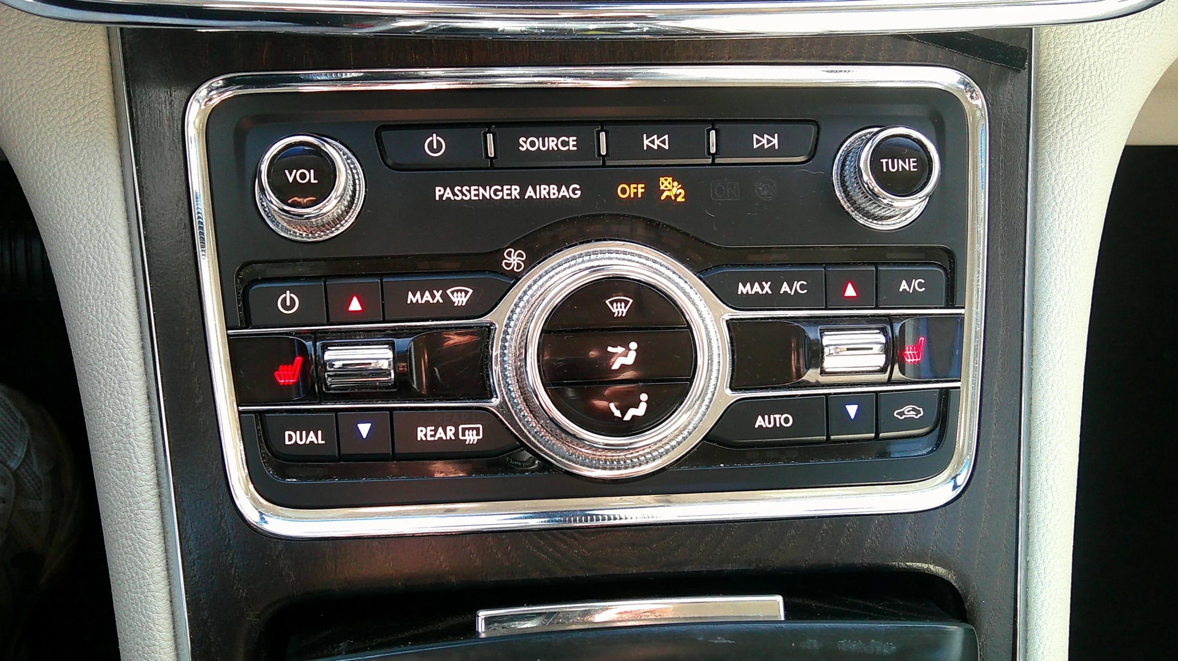 Used 2019 Lincoln Continental Select image 34