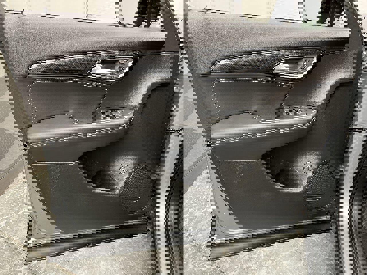 Certified 2023 Buick Envision Preferred w/ Sport Touring Package image 7