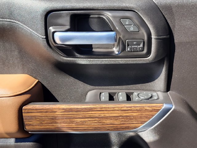 Used 2021 Chevrolet Silverado 1500 High Country w/ Technology Package AWD/4WD image 8