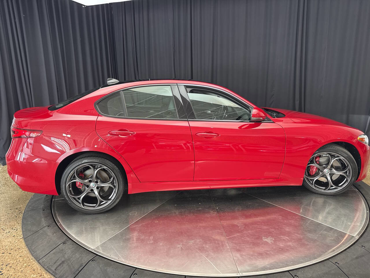 Used 2019 Alfa Romeo Giulia Ti Sport w/ Quick Order Package 22S Sport image 10